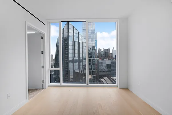 Rented by Compass | media 37