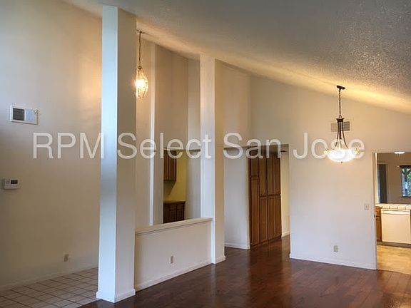 4th image of 456 Danbury Cir