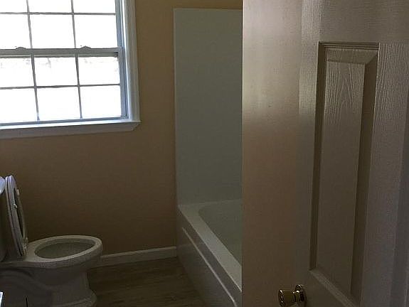 Must See New Bathroom With Lots Of Space