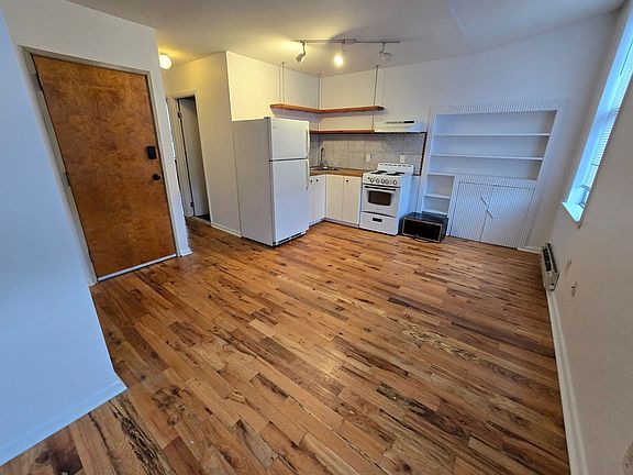4th image of 3024 Richmond St APT C