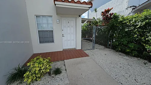 5720 SW 5th St Photo 1