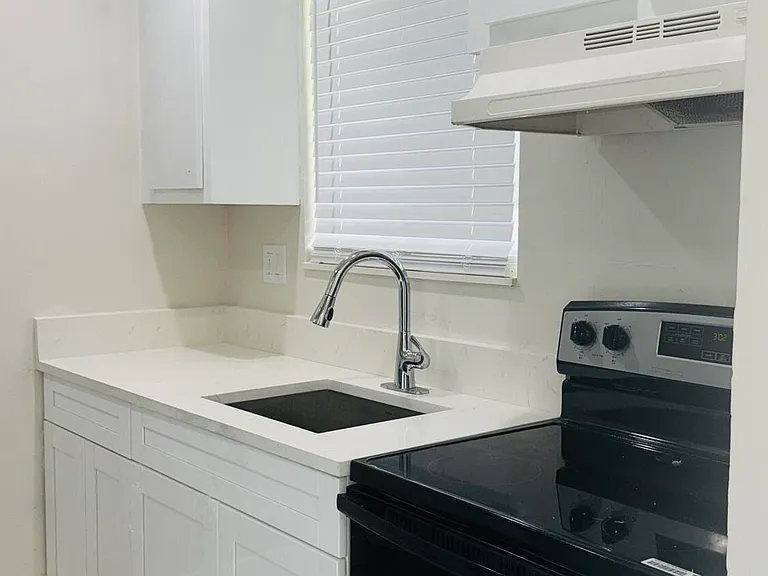 6106 Forest Hill Blvd #201 — Photo 2