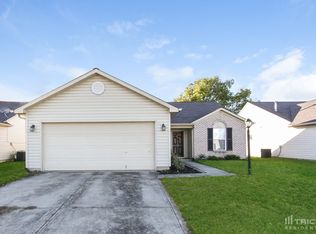 1424 Round Lake Rd, Greenwood, IN 46143