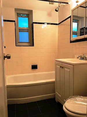 Rented by Prime Realty | media 15