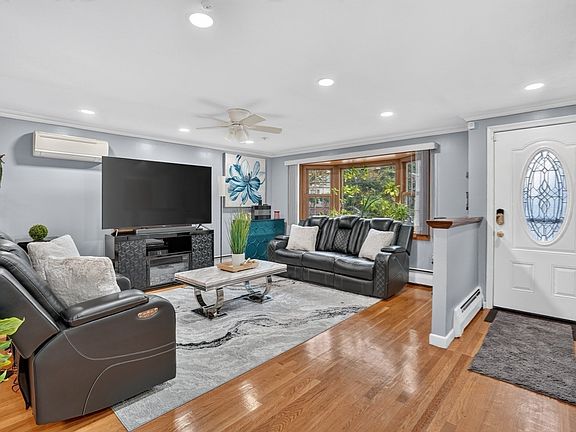 3rd image of 26 Michael Rd