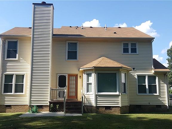 2nd image of 131 Michaels Woods Dr