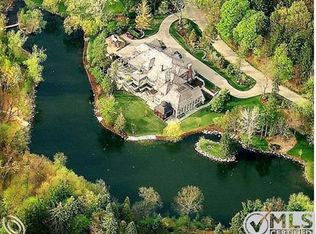 1055 Orchard Ridge Rd, Bloomfield Hills, MI 48304