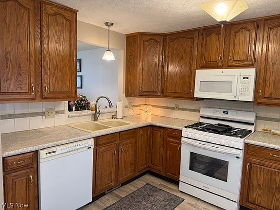 3rd image of 5630 Dorrington Ave NE