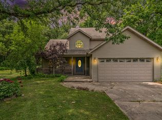 10469 Locksley Dr, Rensselaer, IN 47978