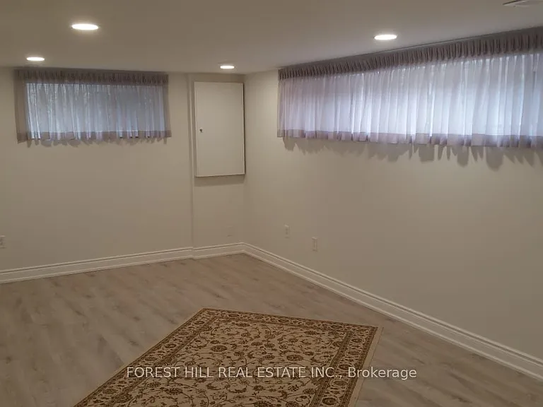 100 Grandview Ave #BASEMENT — Photo 8
