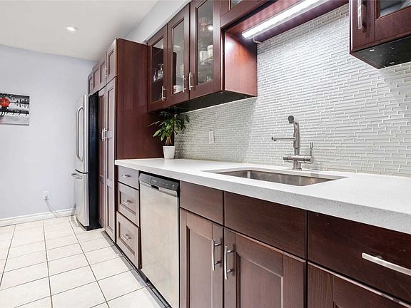 2nd image of 5088 New St #17