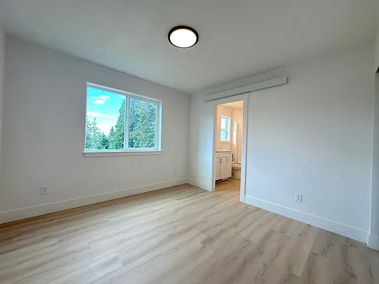 3021 Harold Dr SE — Photo 15