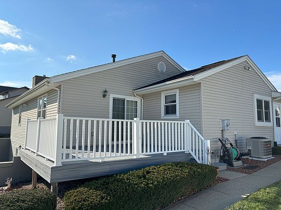 5th image of 320 Clayburne Blvd
