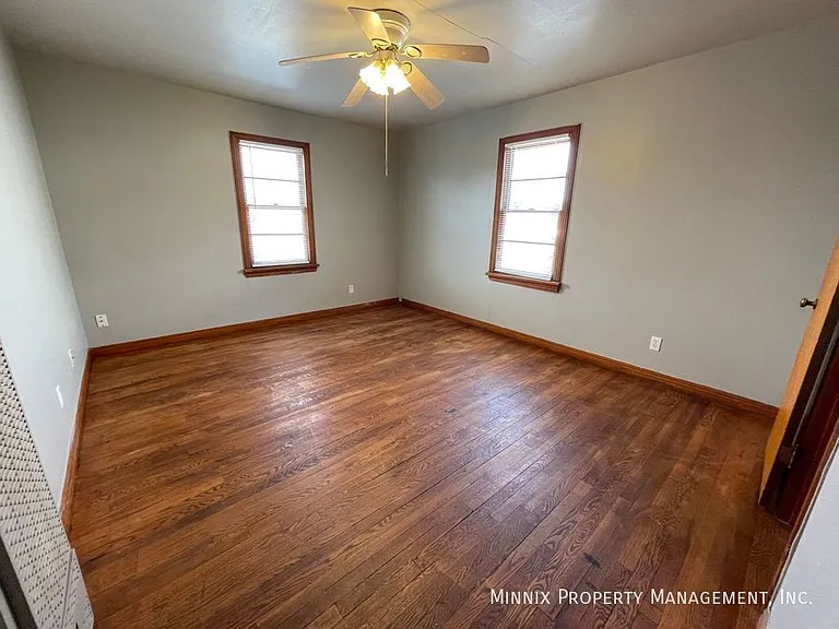 310 SW 42nd Ave #B — Photo 11