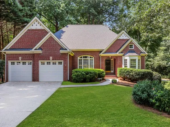 6810 Black Fox Ln, Cumming, GA 30040