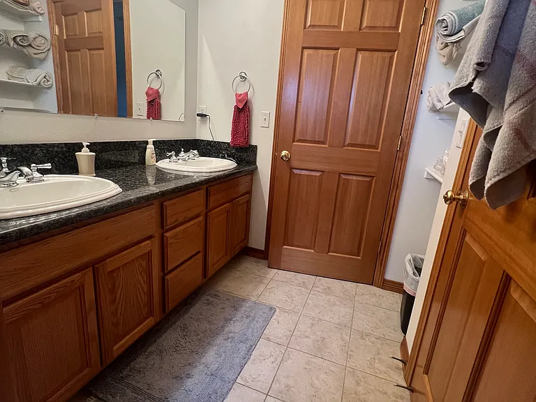 5487 Summit Blvd — Photo 16