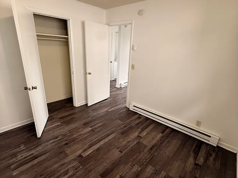 25 N Hill St #A — Photo 4