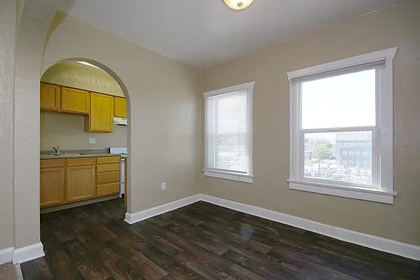 New Broadmoor — Photo 17