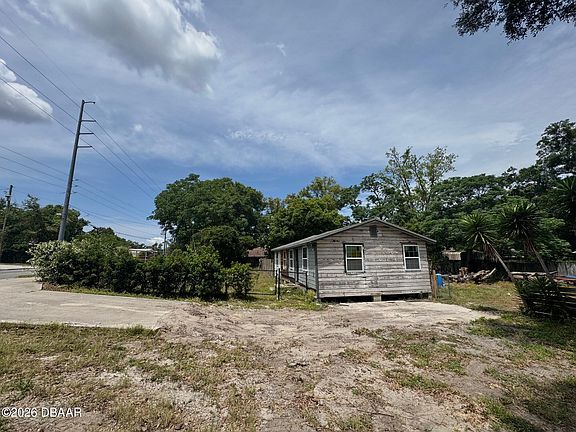 3rd image of 1121 Votaw Rd