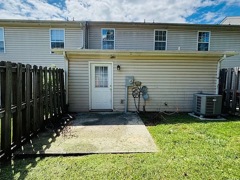 30 Salem Ln — Photo 11