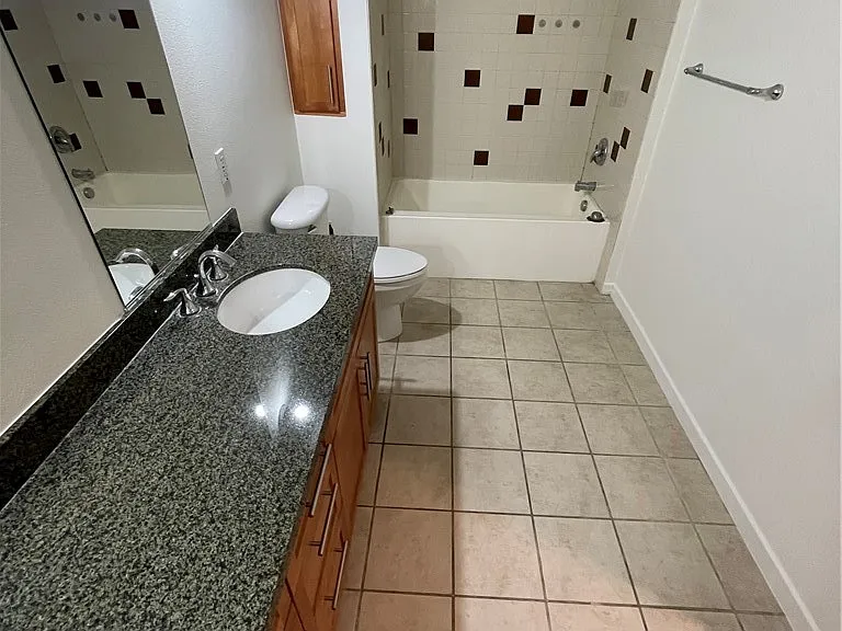 530 S Primrose Ave — Photo 14