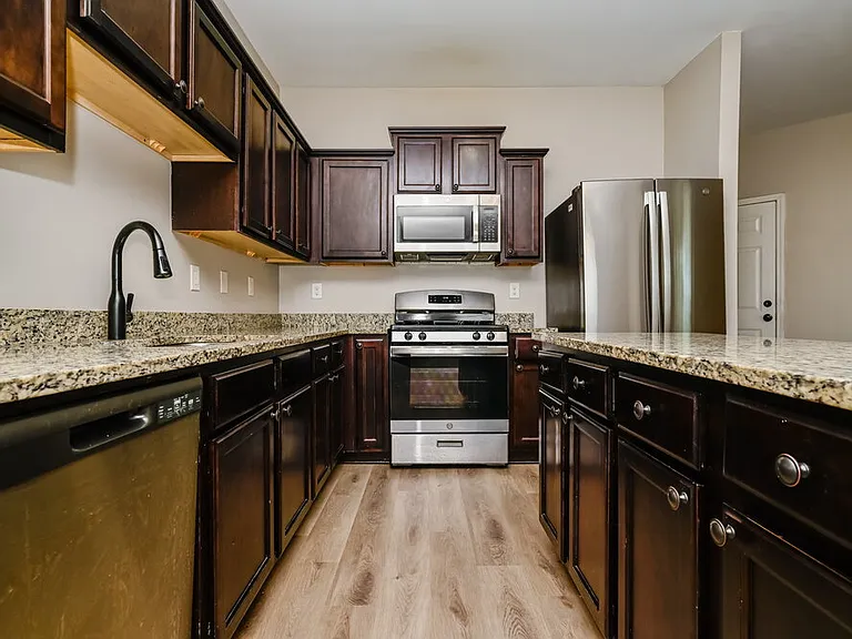 4047 Clay Ct SE — Photo 6