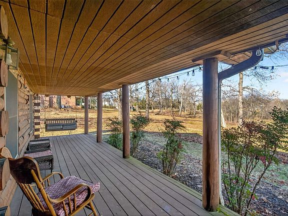 5th image of 4287 Maxwell Rd