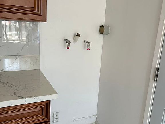 5th image of 249 S Avenue 19 APT 2