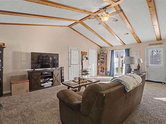 2nd image of 9 Gray Rock Dr NW