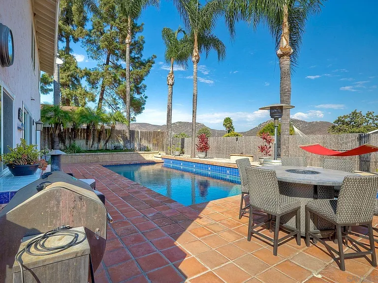 10345 Molino Rd — Photo 12