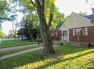 9737 E Lakepointe St, Detroit, MI 48224