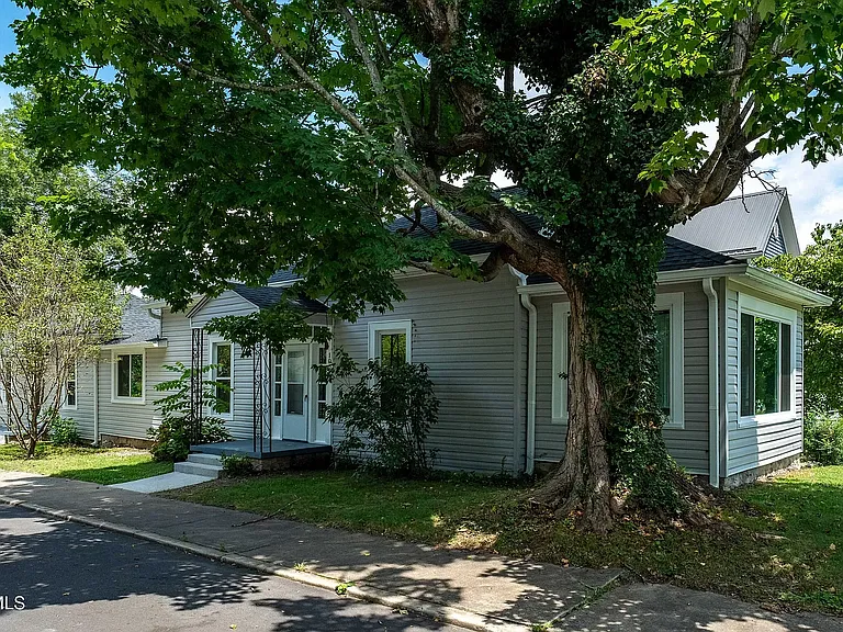 1007 Spring St — Photo 36