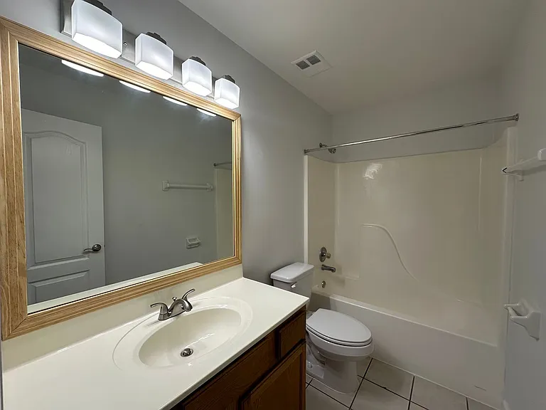 Fountain Square Apartments — Photo 48