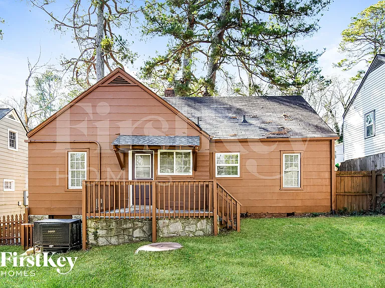 1567 Mayflower Ave SW — Photo 18