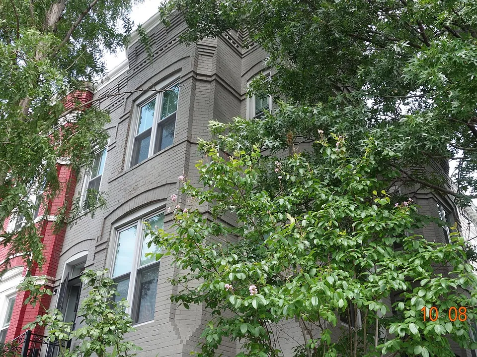 19th-century Victorian, corner lot