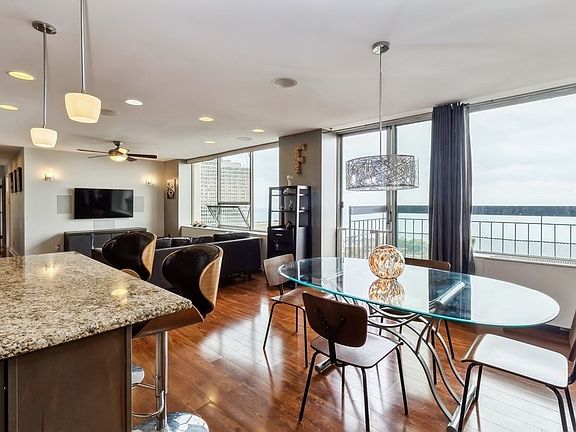 DiningRoom
