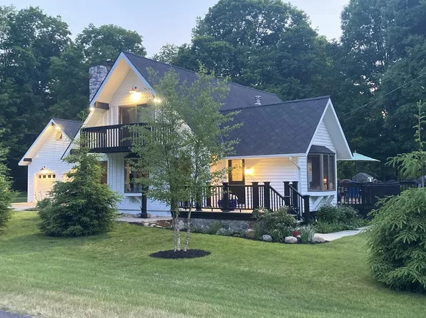 7452 Leonard Ave, Manistee, MI 49660