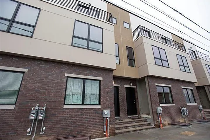 1310 N Hope St — Photo 13