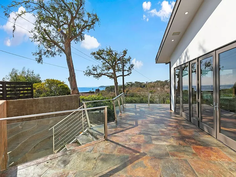 27091 Sea Vista Dr — Photo 30
