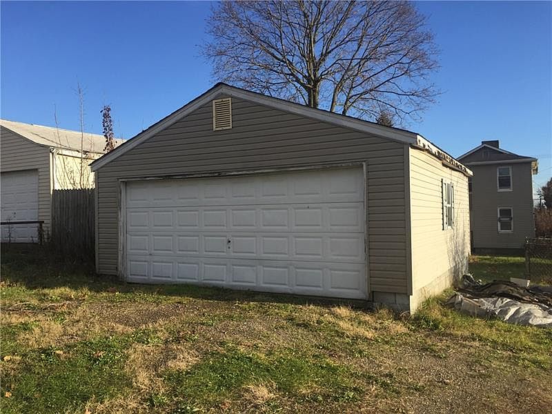 2nd image of 474 Reno St