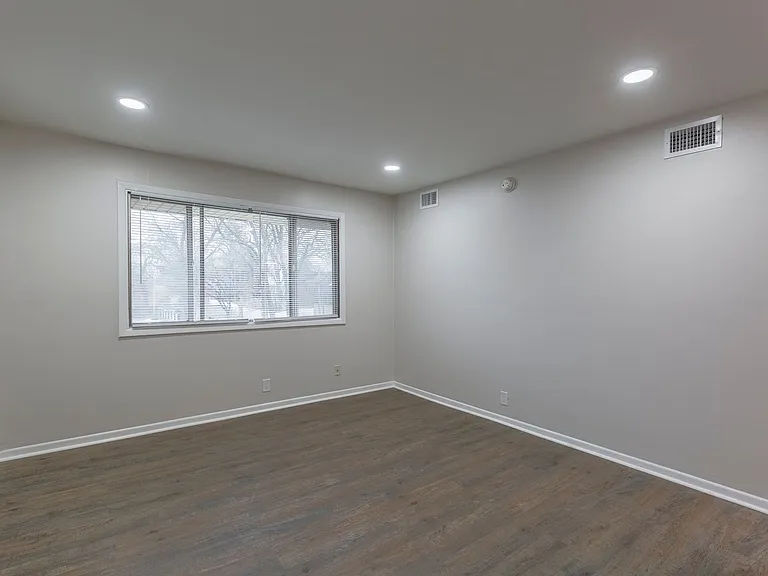 3833 Cuming St — Photo 6