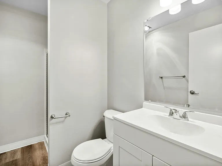 The Alexander Apartments — Photo 22