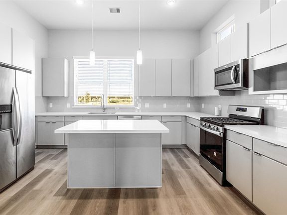 5th image of 1250 N Post Oak Rd #A