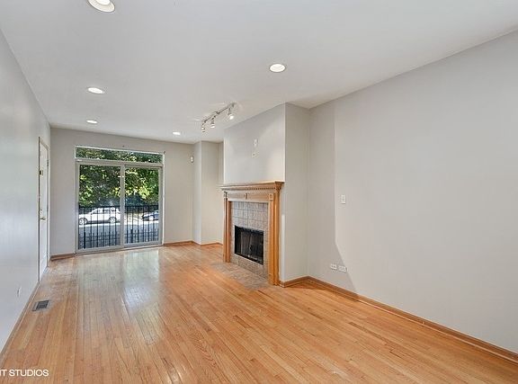 2nd image of 2921 W Washington Blvd #1
