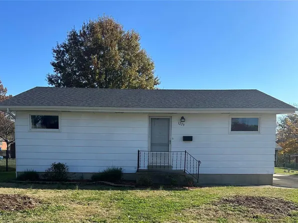 1229 Lynn St, Highland, IL 62249