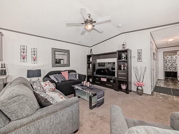 5th image of 8 Parkview Ave