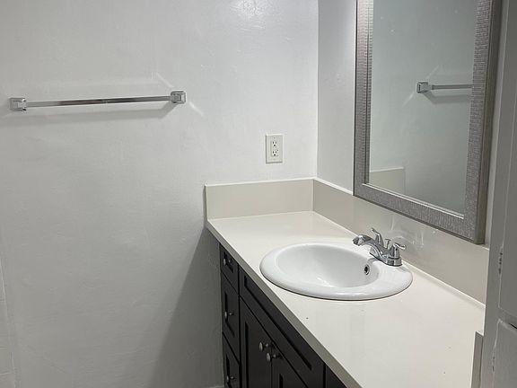 5th image of 451 Anderwood Ct APT E