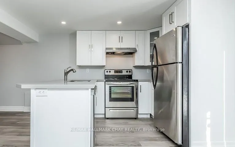 33 A Grove St E #LOWER — Photo 7