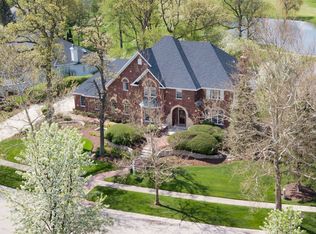 4204 Royal Fox Dr, St Charles, IL