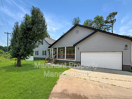 1841 Hudson Rd Photo 1